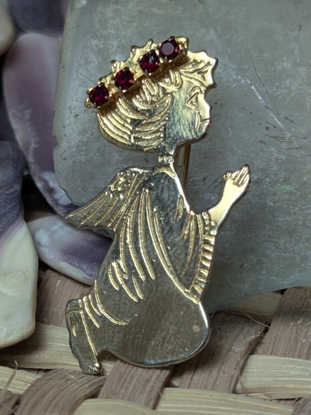 Vintage Adorable Praying Angel Child Red Rhinestone Gold Tone Pin Brooch